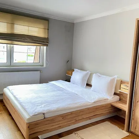 Light & Wood Design - 89 M2 In *