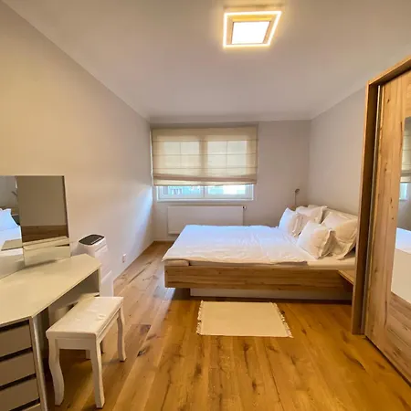 Light & Wood Design - 89 M2 In * Prag
