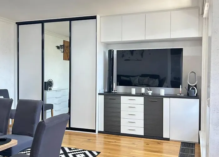 Light & Wood Design - 89 M2 In شقة براغ