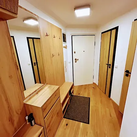 Light & Wood Design - 89 M2 In Apartment Prague