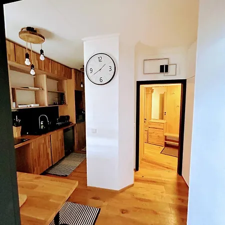 Light & Wood Design - 89 M2 In Apartment Prague