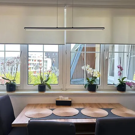 Apartment Light & Wood Design - 89 M2 In *
