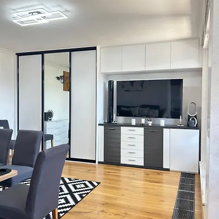 Light & Wood Design - 89 M2 In Apartment Prague